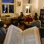 The Clock אכסניה *